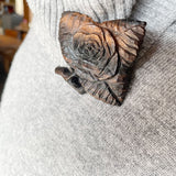 【黒柿】ブローチ 薔薇